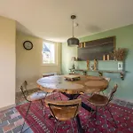 Le Petit Pre Terrace & Private Parking *