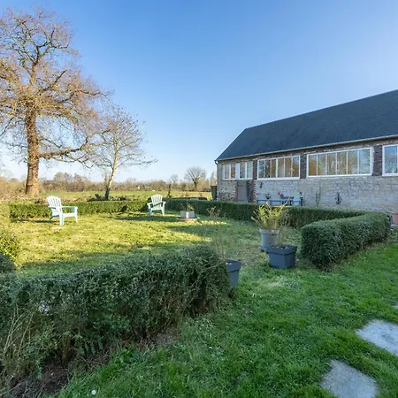 Le Petit Pre Terrace & Private Parking