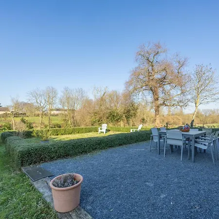 בית נופש Le Petit Pre Terrace & Private Parking *