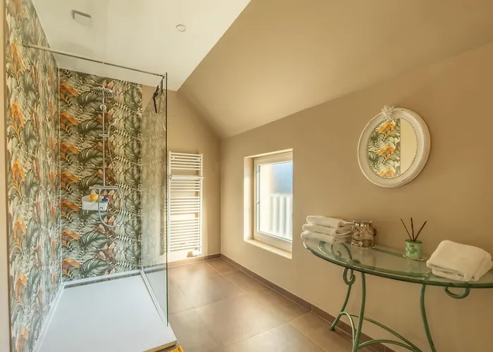 Holiday home Le Petit Pre Terrace & Private Parking *