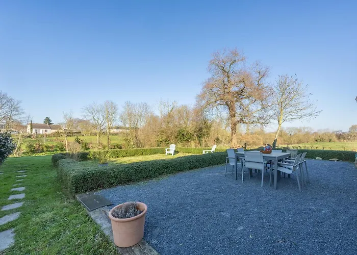 Le Petit Pre Terrace & Private Parking Holiday home *